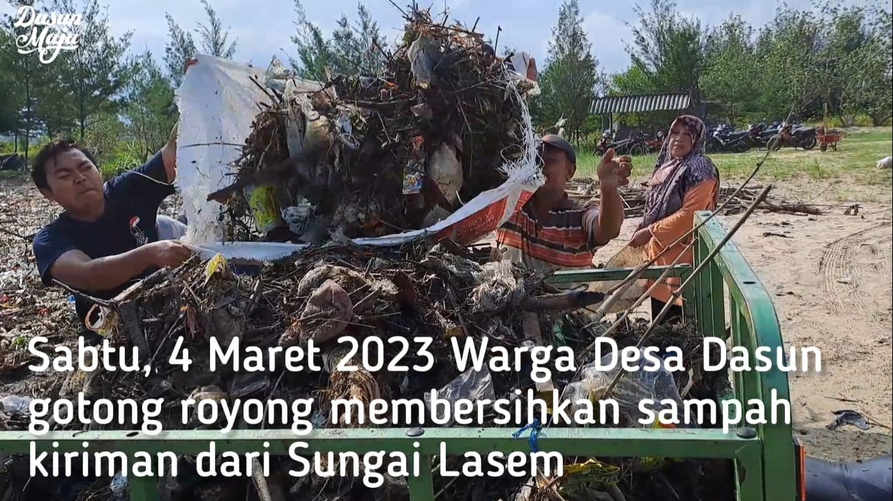 Warga Dasun Bersihkan Sampah Kiriman dari Sungai Lasem-Rembang
